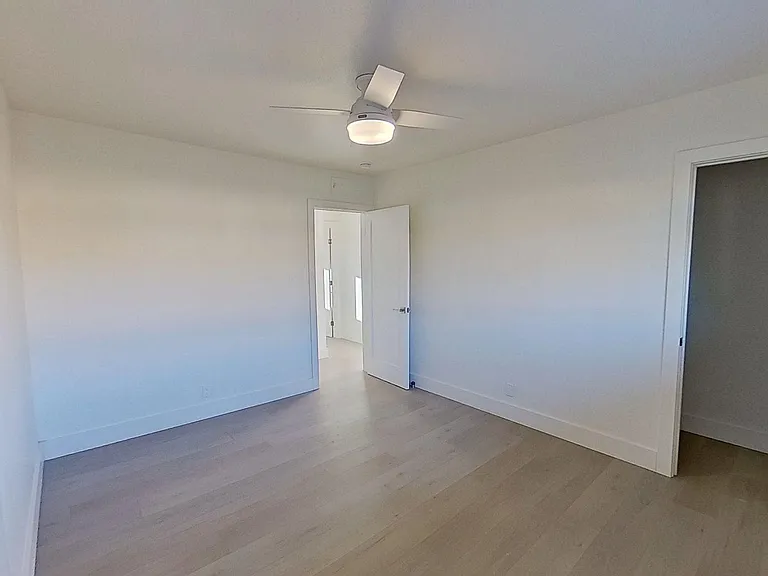437-443 W Valencia Dr — Photo 51