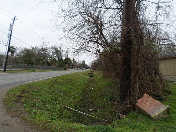 5th image of 9806 Deer Trail Dr