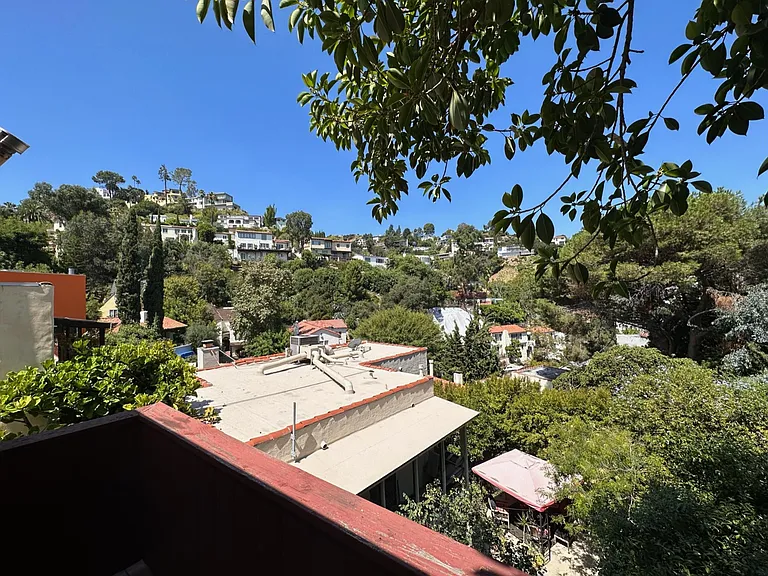 2074 Paramount Dr — Photo 19