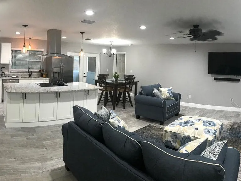 360 Desoto Pkwy — Photo 4