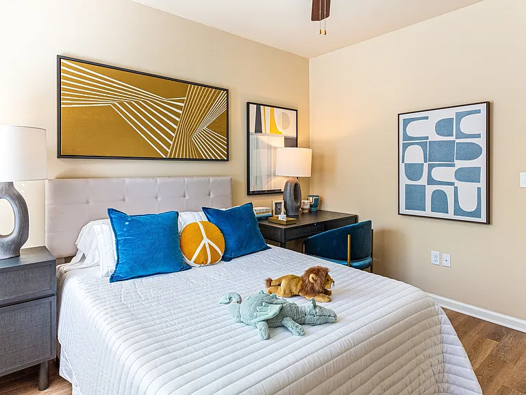 Enclave at Pamalee Square — Photo 12