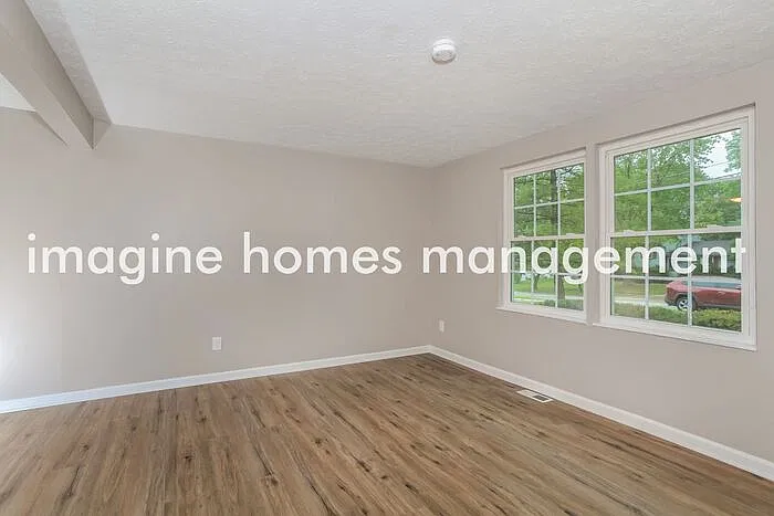 3 bed, 1.5 bath, 1416 sqft, $2,089 — Photo 3