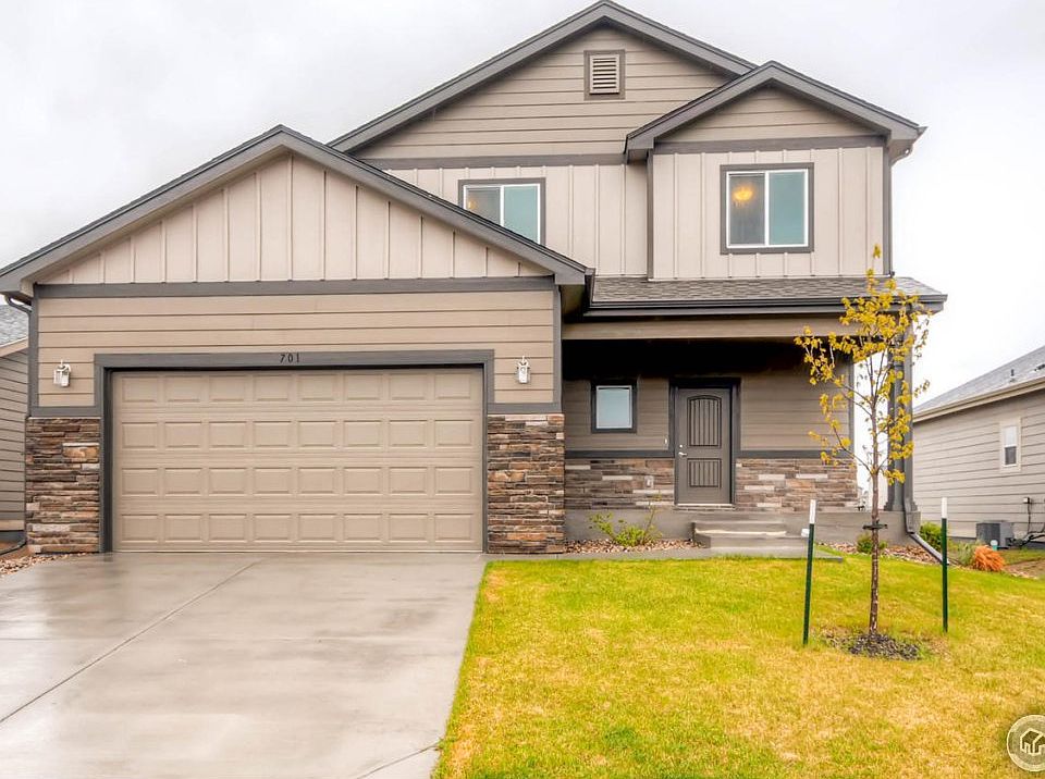 1st image of 701 Village Dr