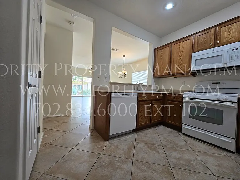 3513 Herring Gull Ln — Photo 5