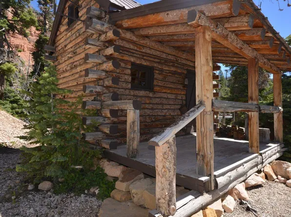 2008 W Brown Bear Rd, Alton, UT 84710