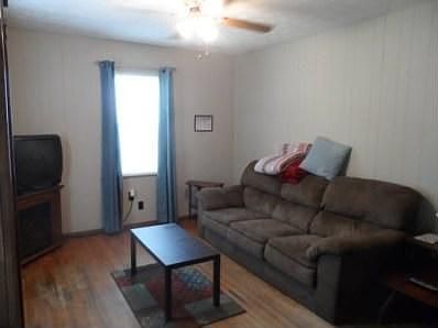 2nd image of 420 Kingwood St