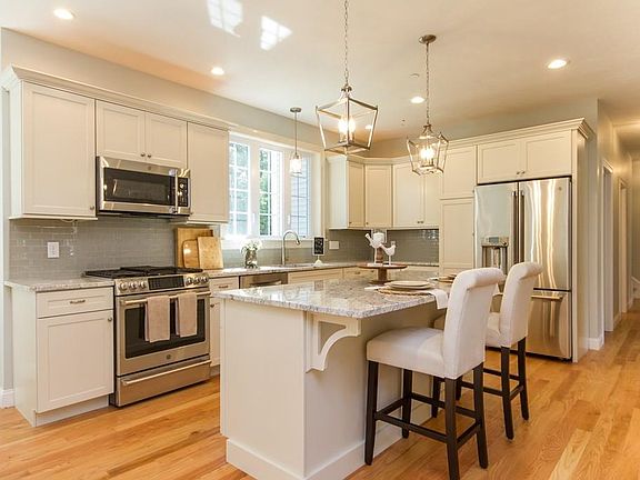 3rd image of 62 Houghton Farm Ln