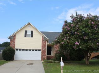 46 Edgecombe Dr, Spring Lake, NC 28390