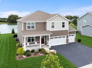 695 Kentshire Cir, Elgin, IL 60124