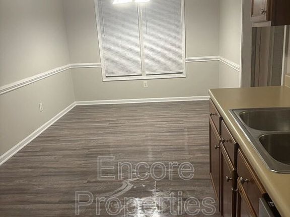 5th image of 2507 Crumpler Dr
