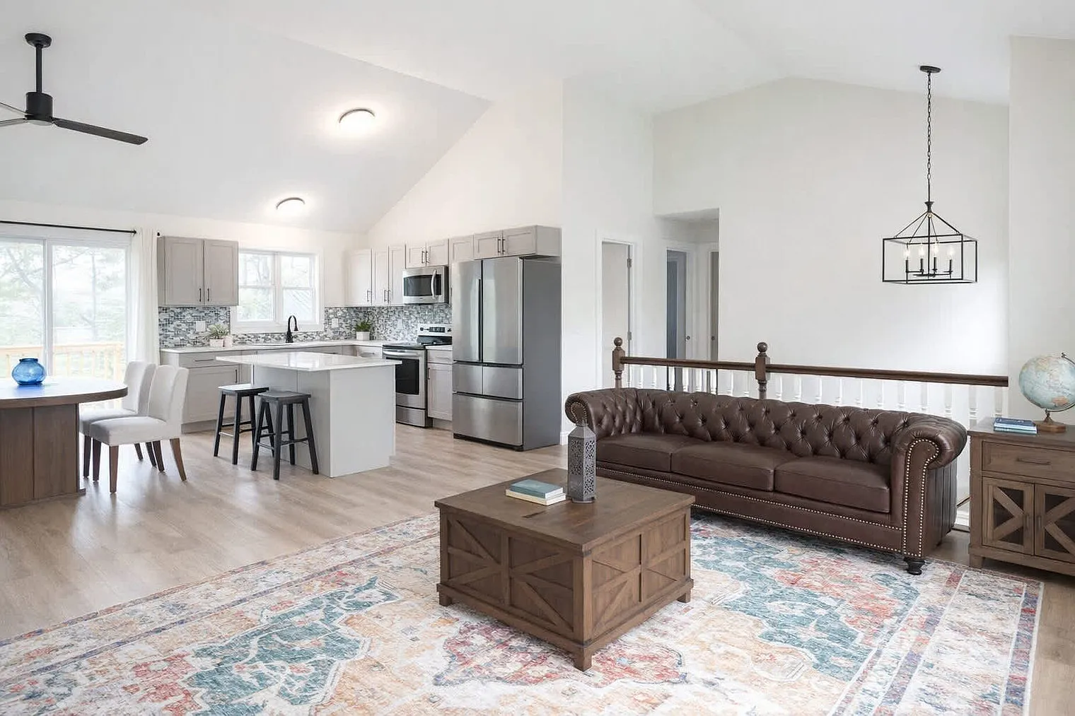 3 bed, 2.0 bath, $5,975 — Photo 2
