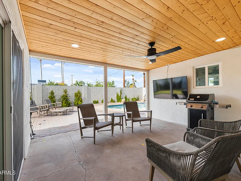 4244 N 35th Pl — Photo 38