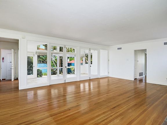 4th image of 4242 Middlesex Dr