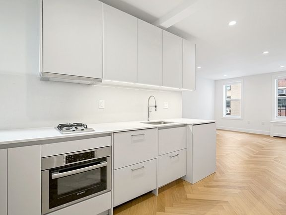 3rd image of 220 W 24th St APT 5P