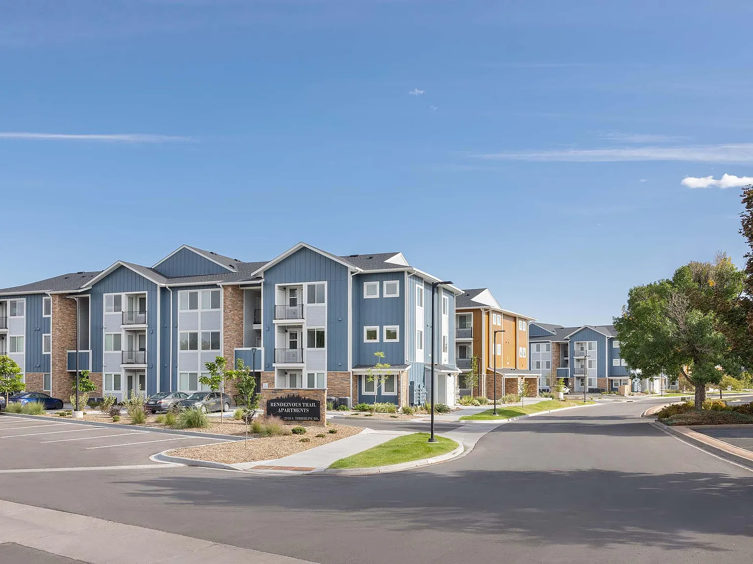 Rendezvous Trail Apartments — Photo 1