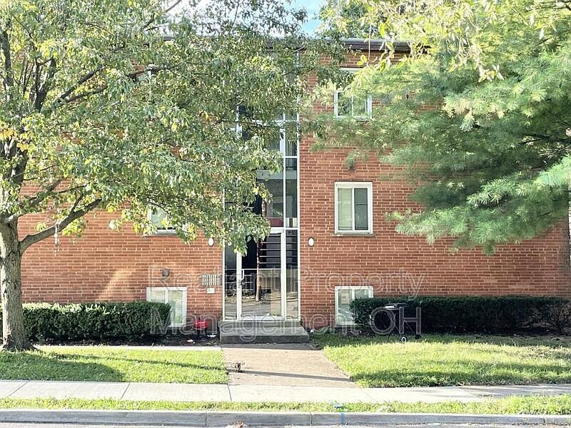 1st image of 1921 Maple Ave APT 17