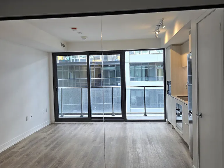 1 Jarvis St #1018 — Photo 2