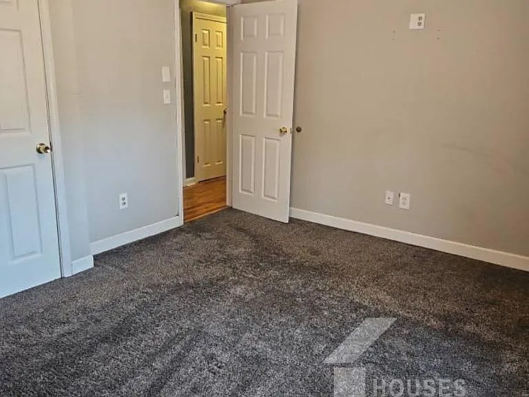 423 Rollingwood Dr — Photo 12