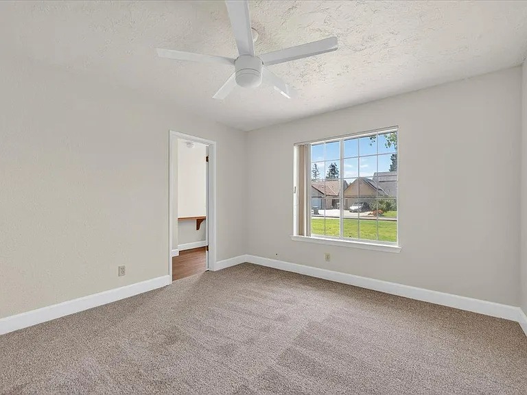 2176 E Decatur Ave — Photo 19