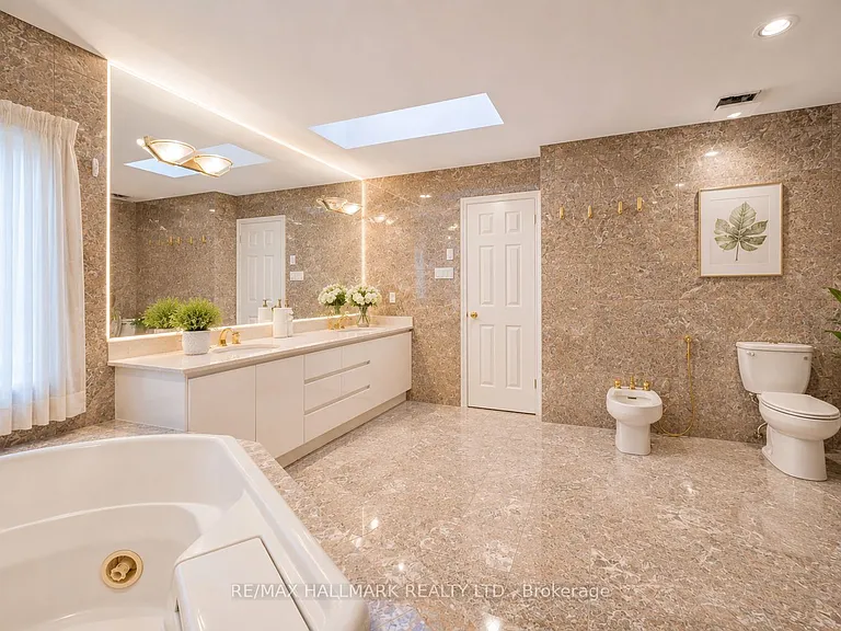 51 Risebrough Ave — Photo 14