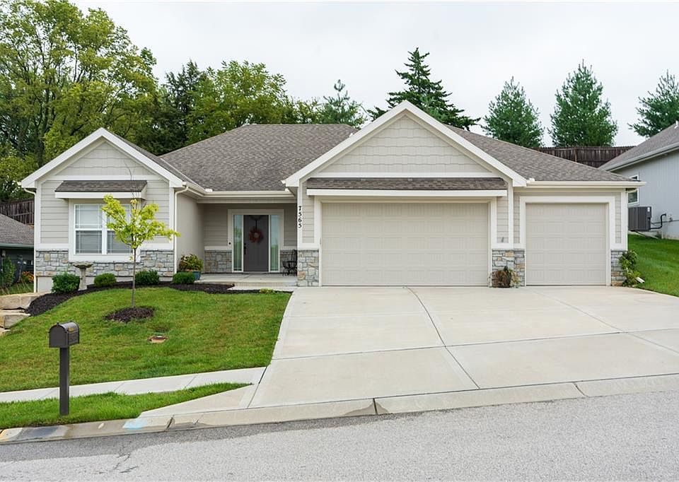 1st image of 7565 NW Damon Dr