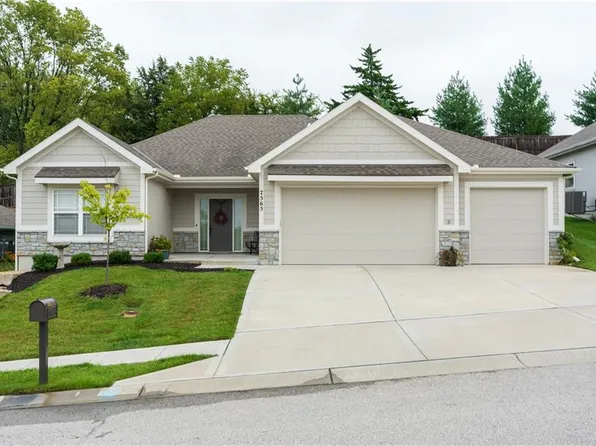 7565 NW Damon Dr, Parkville, MO 64152