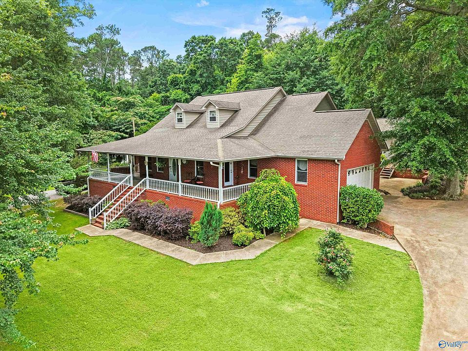 1st image of 150 Pinewood Dr