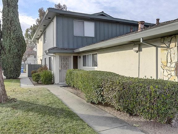 2nd image of 5521 Spinnaker Dr APT 2