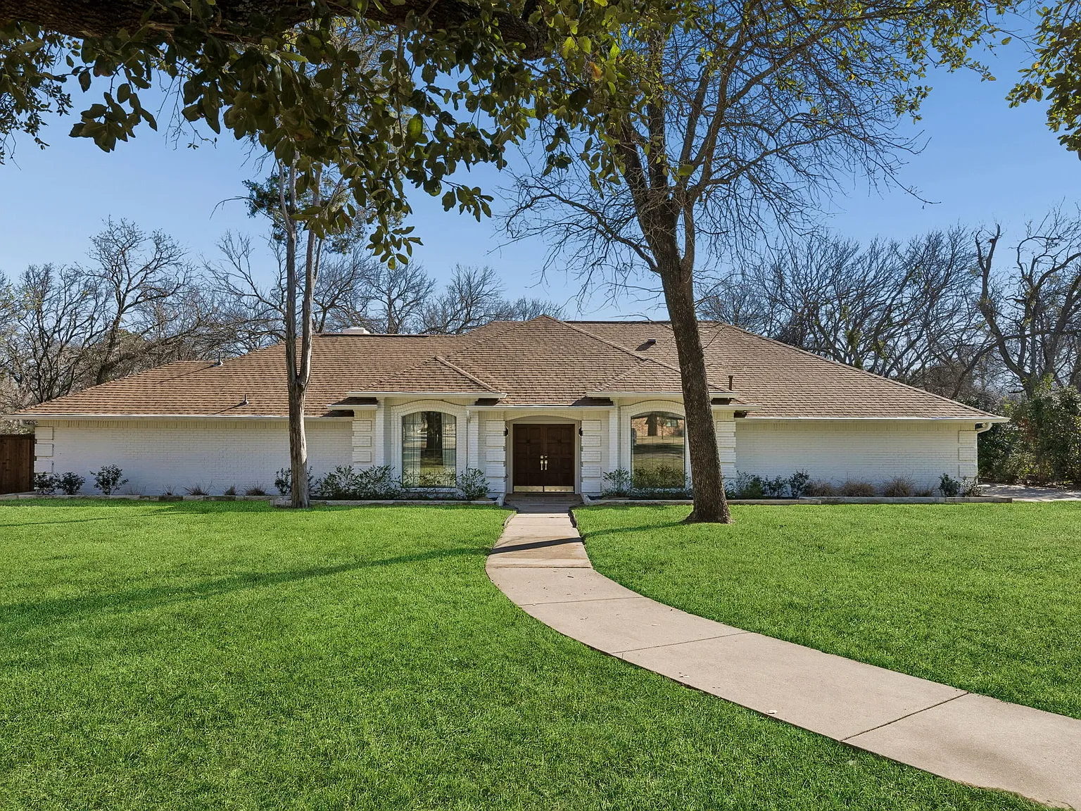3 bed, 2250 sqft, $9,720 — Photo 1