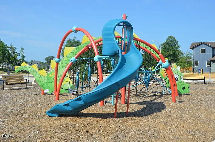 85 Parkland Dr — Photo 21