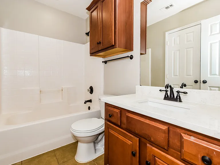 908 Matthew Ln — Photo 16