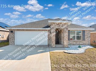 4735 Airmen Dr, Crestview, FL 32539