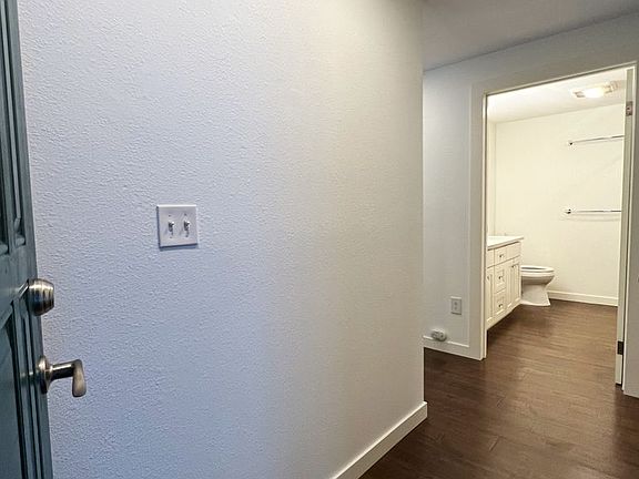 3rd image of 12515 NE 116th St APT B31