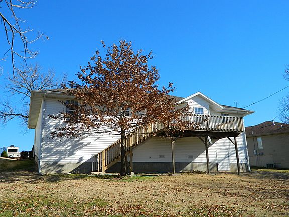 3rd image of 31 Crestview St