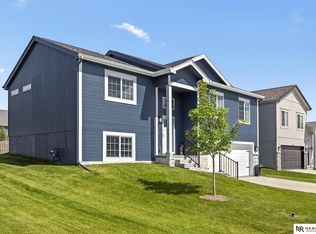 8205 N 174th Ave, Bennington, NE 68007