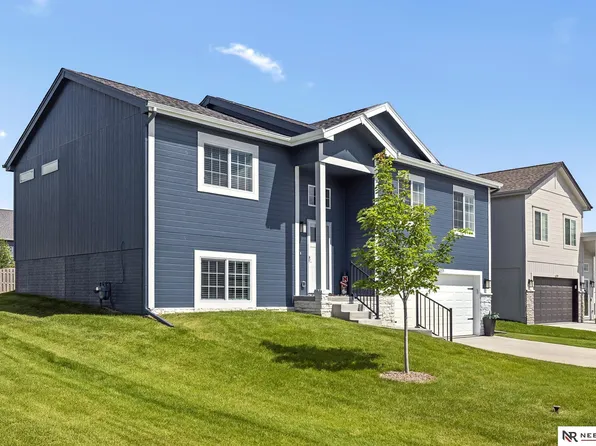8205 N 174th Ave, Bennington, NE 68007