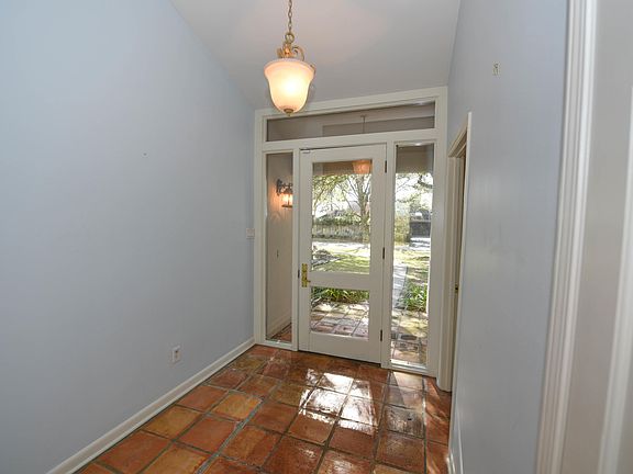 2nd image of 611 Brentwood Blvd