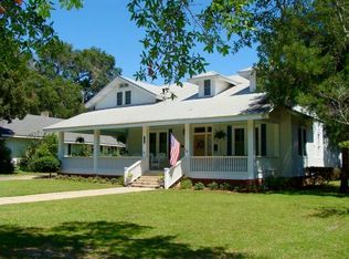 620 Circle Dr, Defuniak Springs, FL 32435