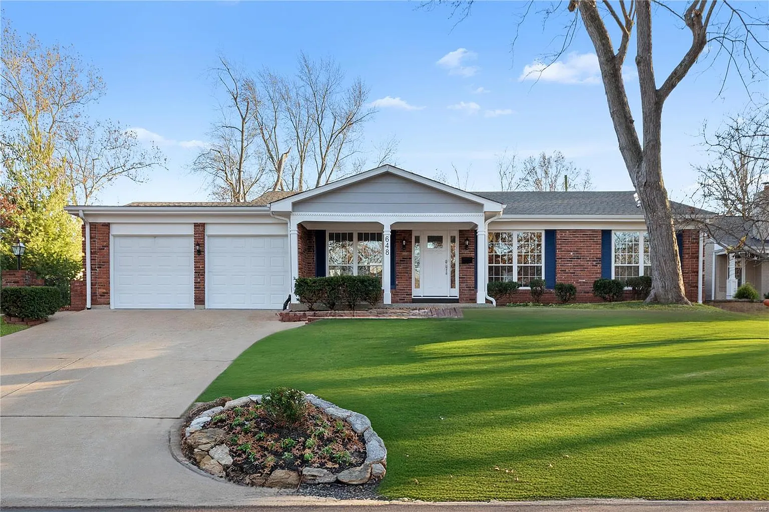 648 Tarrymore Ln photo 1