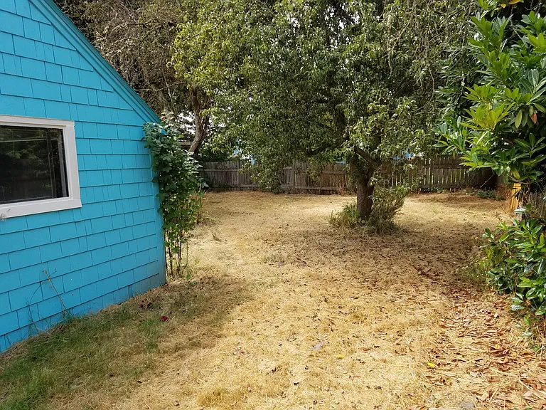 239 SE Lilly Ave — Photo 20