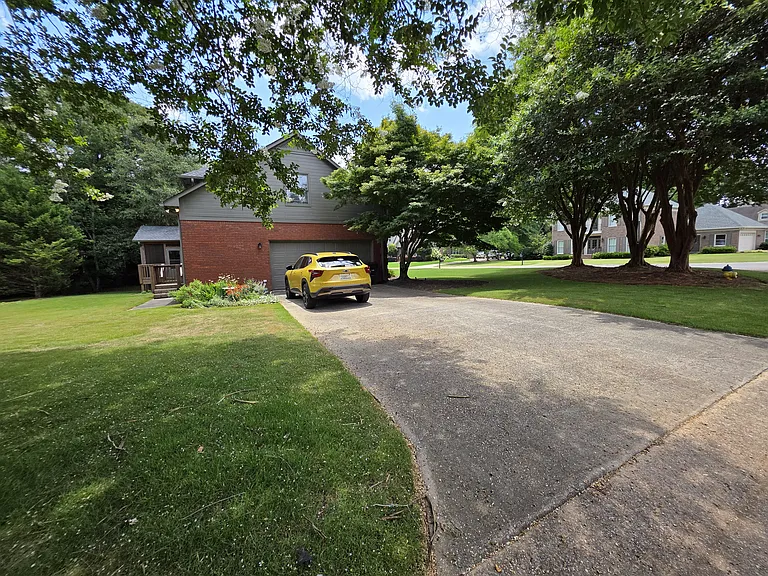 4556 Magnolia Dr — Photo 1