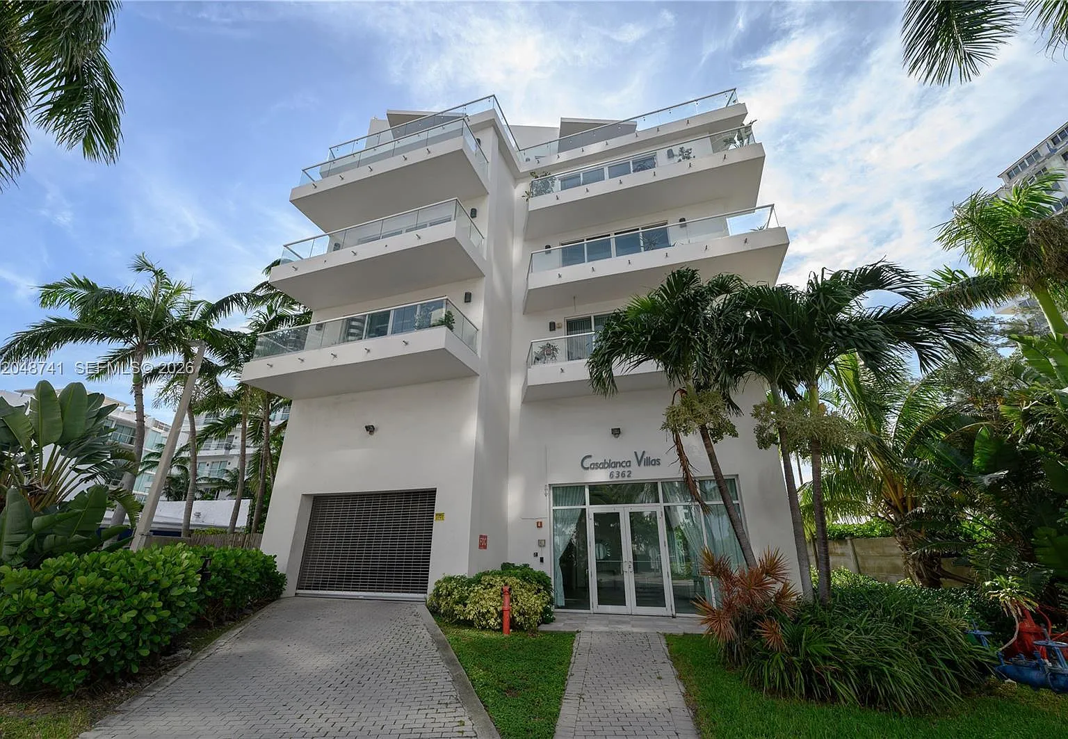 2 bed, 1387 sqft, $3,900 — Photo 1