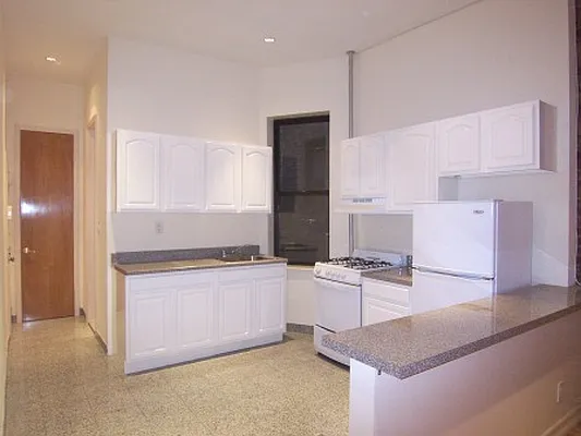 Rented by Friedman Roth Realty | media 26