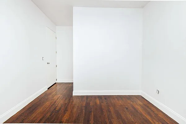 Rented by Nooklyn NYC LLC | media 43