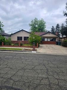 1433 E Sequoia Avenue, Tulare, CA, 93274