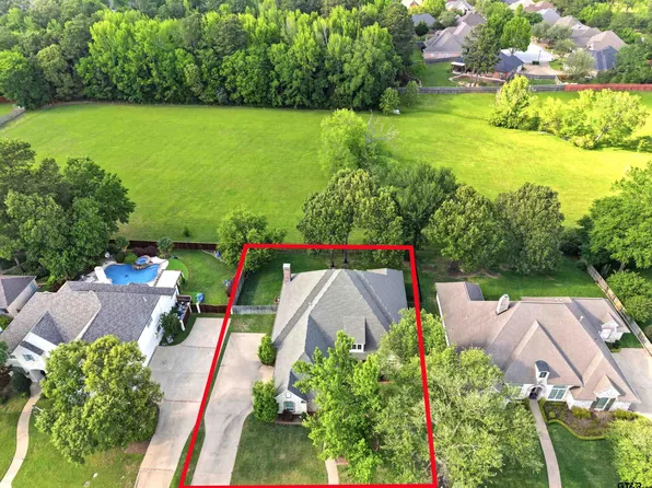 2122 Woodlands Dr, Tyler, TX 75703