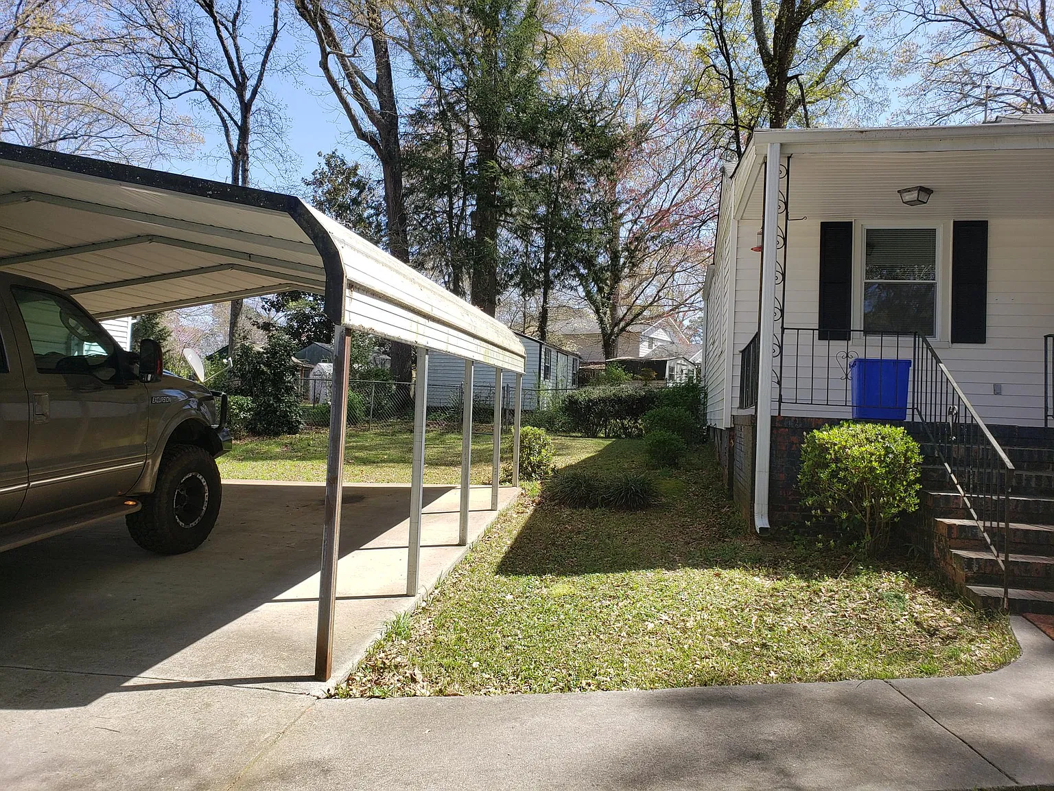 2 bed, 1.5 bath, 1125 sqft, $1,300 — Photo 4