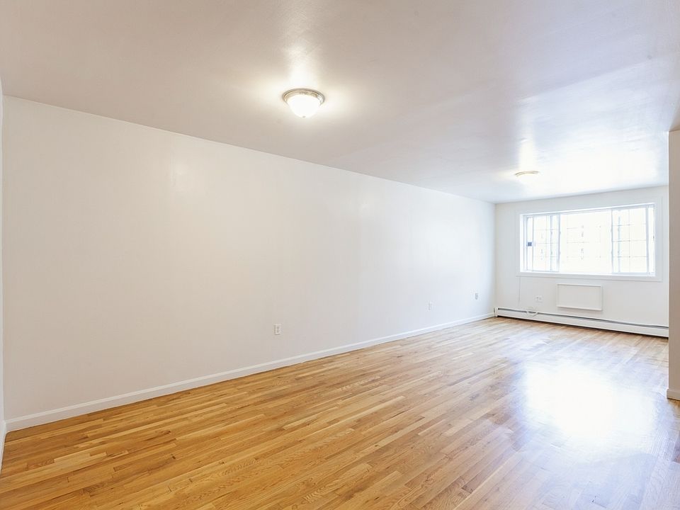 1st image of 432 Gates Ave APT 2