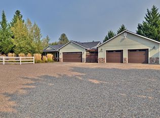 203 Edgerton Ln, Wolf Creek, OR 97497