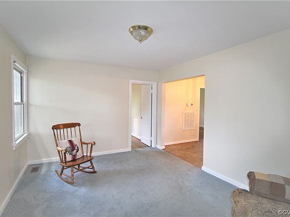 4th image of 3206 Denver St